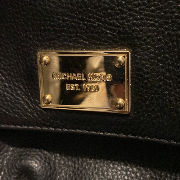Michael Kors small purse - Picture 2 of 6